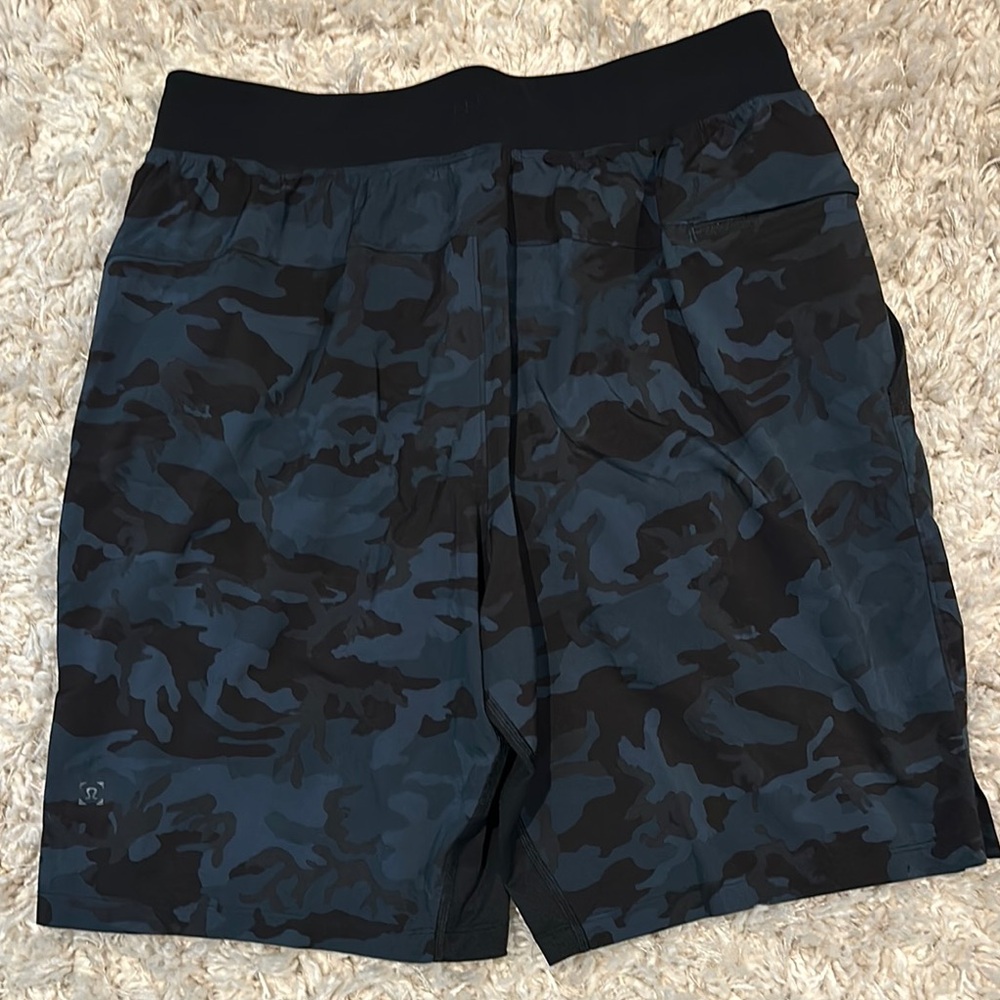 Lululemon Men's Camo Shorts in Blue 9”